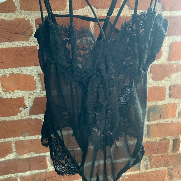 ๐ NEW Black Lace Thong Bodysuit Lingerie Sheer Mesh Teddy Strap Cutouts Medium - Picture 9 of 13